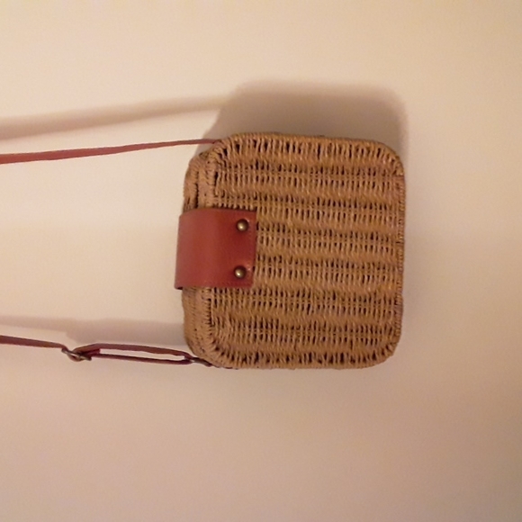 NWOT straw bag - Picture 6 of 8